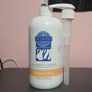#74 - Scentsy Laundry Liquid Sunkissed Citrus Scent With Pump 20 Fl. Oz. 591 ML